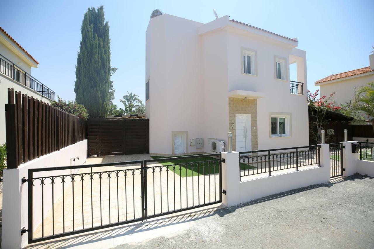 Unique Beach Luxurious Villas Айя-Напа Экстерьер фото